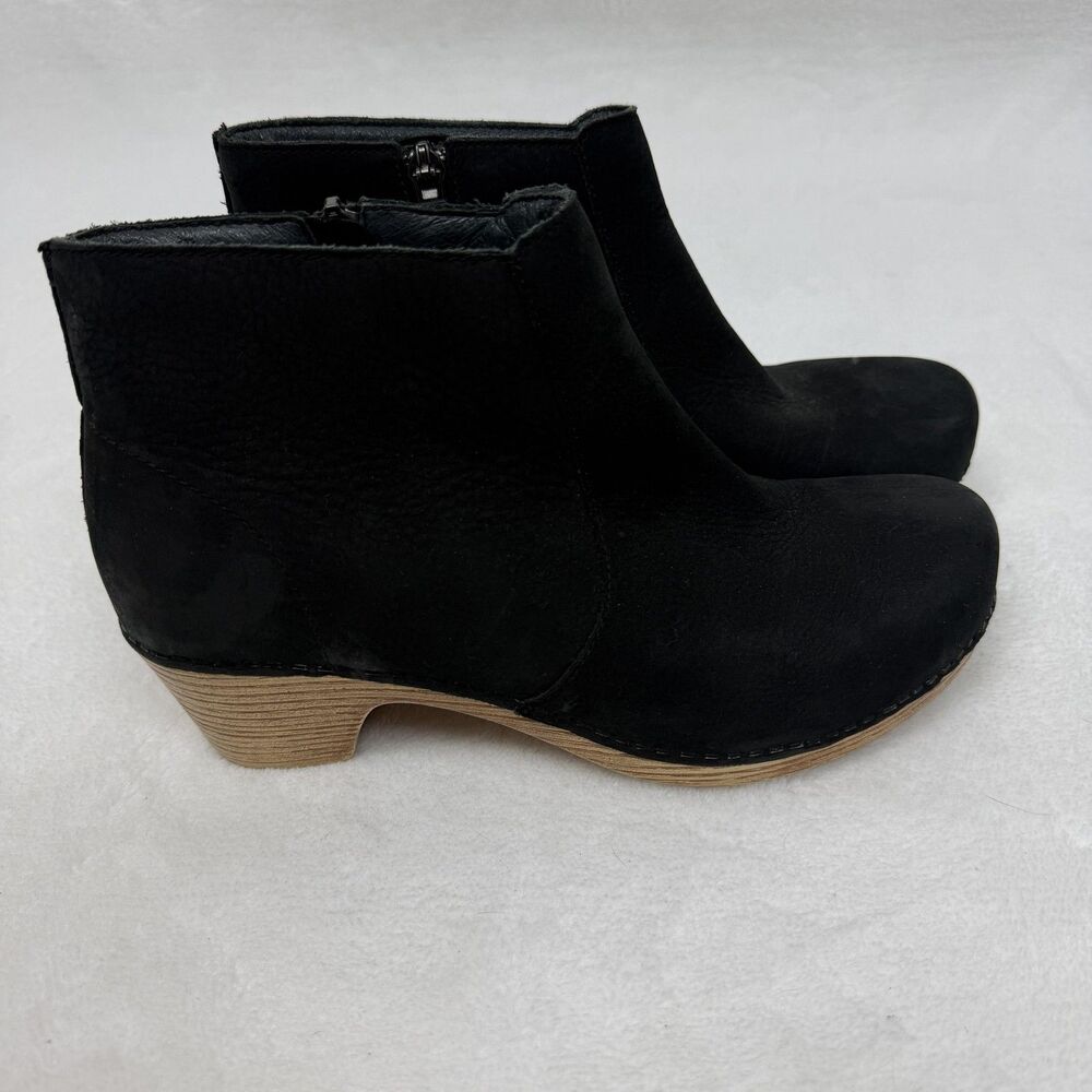 Dansko Boots Womens Size 7.5 Black Leather Ankle Wedge Booties Side Zip Comfort